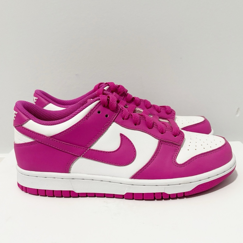Nike Dunk Low GS Active Sneakers‎ Girls Size 6Y Fuchsia Pink Padded Low Cut